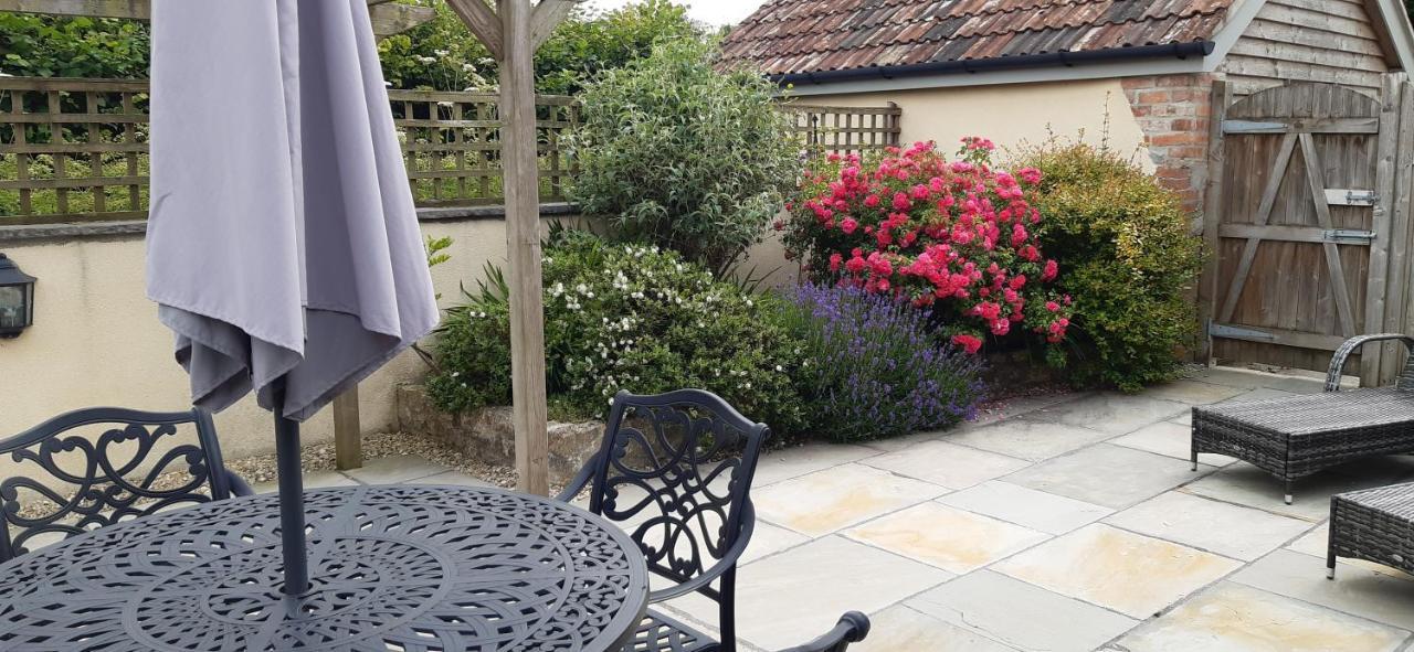 Pear Tree Cottages Wedmore Exterior photo
